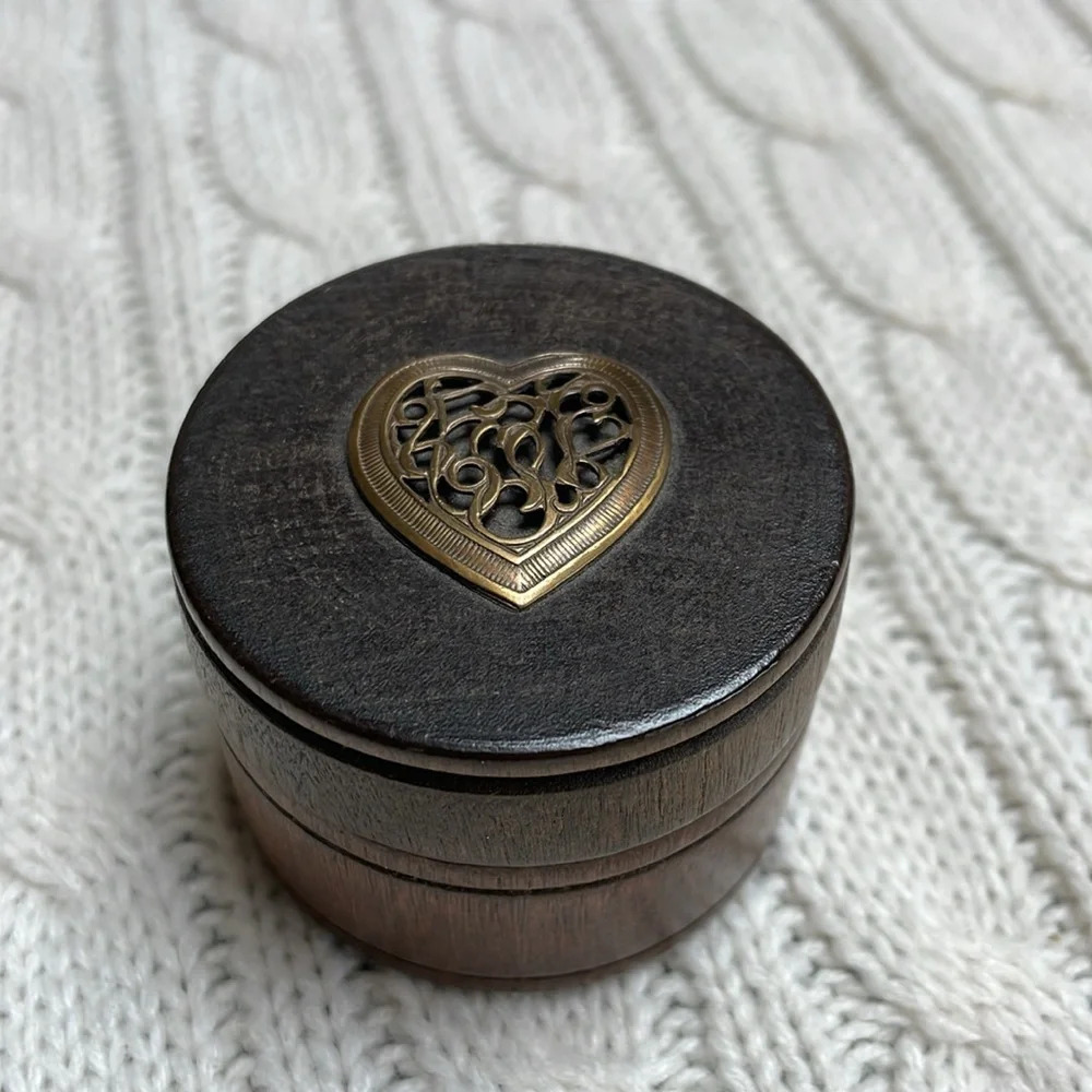 Wooden Trinket box with metal heart top. Measurement’s in pics. Jewelry rings